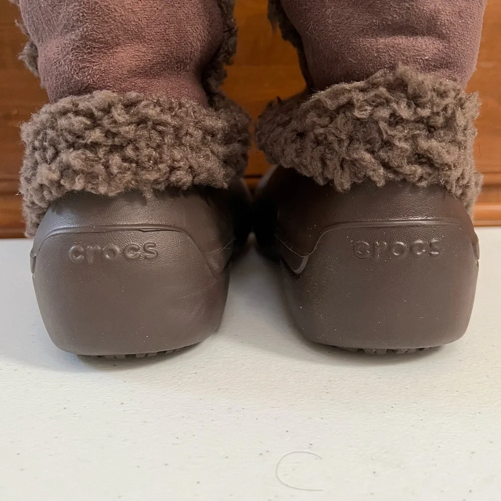 CROCS Chocolate Sherpa Lined Boots - Picture 4 of 12